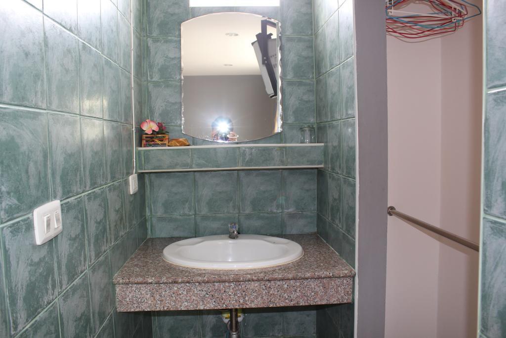 Pakinai Guesthouse Τσιάνγκ Μάι Εξωτερικό φωτογραφία